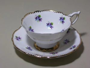 Vintage Royal Stafford süße Veilchen 2 1/8" Tasse/Untertasse B Made in England Rarität! - Bild 1 von 3