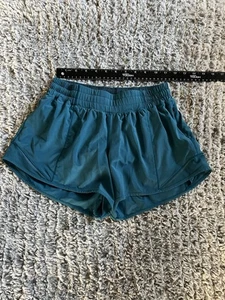 Lululemon Damen-Sportshorts Größe 6 türkis gefüttert Laufen Training - Bild 1 von 4