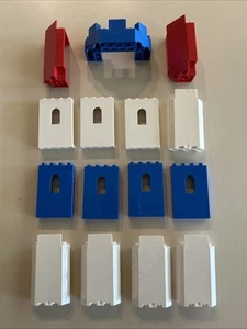 LEGO Lot of 15 Castle Parts Red / White / Blue - Corners / Window Panels - Picture 1 of 3