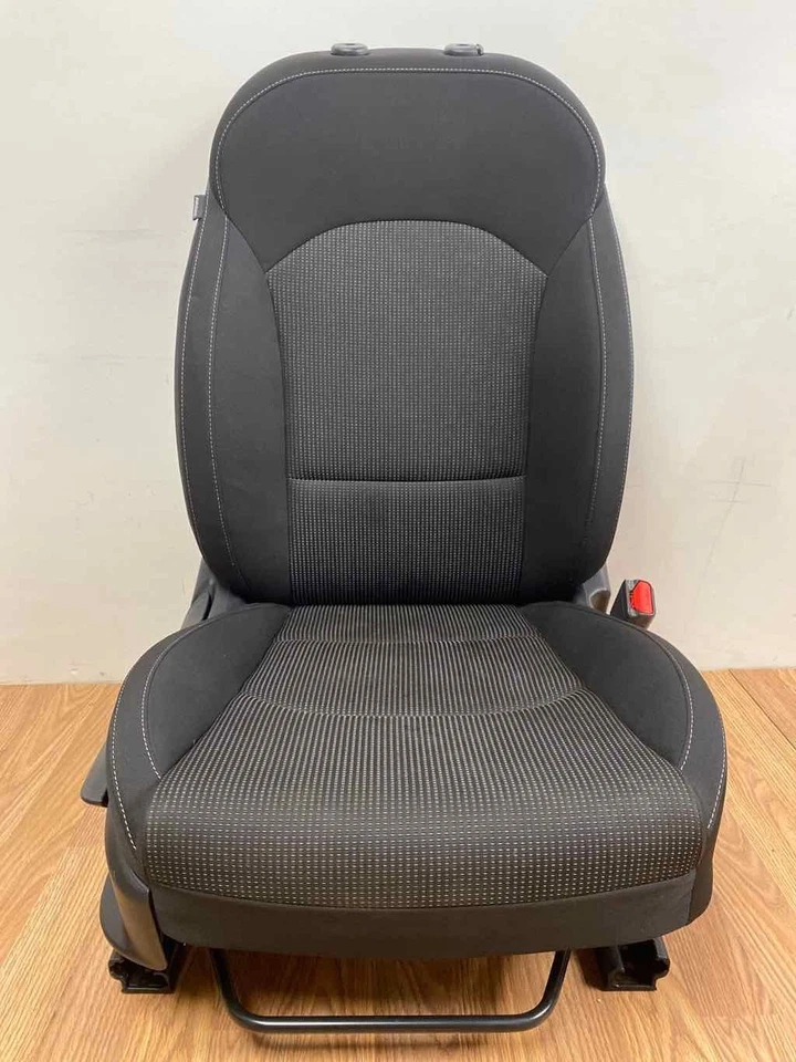 Se adapta a KIA FORTE 2020-2024 sedán asiento delantero derecho del lado del pasajero tela negra OEM Foto 1 de 4