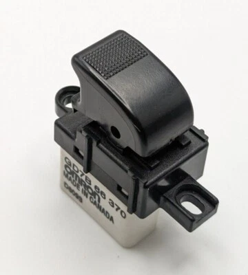 GENUINE WORKING 1998 - 2002 MAZDA 626 PASSENGER REAR WINDOW SWITCH OEM GD7B66370 - Image 1 of 4