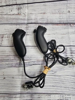 OEM Nintendo Wii Controlador Nunchuck Negro RVL-004 Lote de 2 Foto 1 de 3