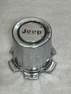 1968 - 1984 Jeep J10 J20 4WD Cherokee Wagoneer Center Cap  5361652 , 5361653 - Image 1 of 4