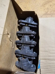 Crouse Hinds 2726 Condulet Lamp Receptacles 3/4" Box of 10 - Picture 1 of 4