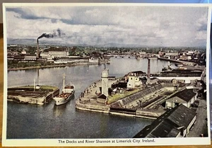 Postal irlandesa Limerick Irlanda DOCKS & RIVER SHANNON barco paso PC DeLuxe 179 - Imagen 1 de 2