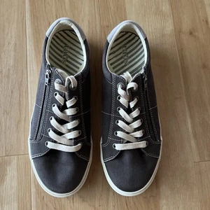 Taos Z Soul Damen-Sneaker mit seitlichem Reißverschluss graphit/leicht abgenutzt grau Größe 11 - Bild 1 von 7