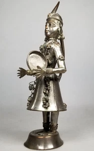 Figura de músico hindú indio de metal blanco con una pandereta en la mano - Imagen 1 de 24
