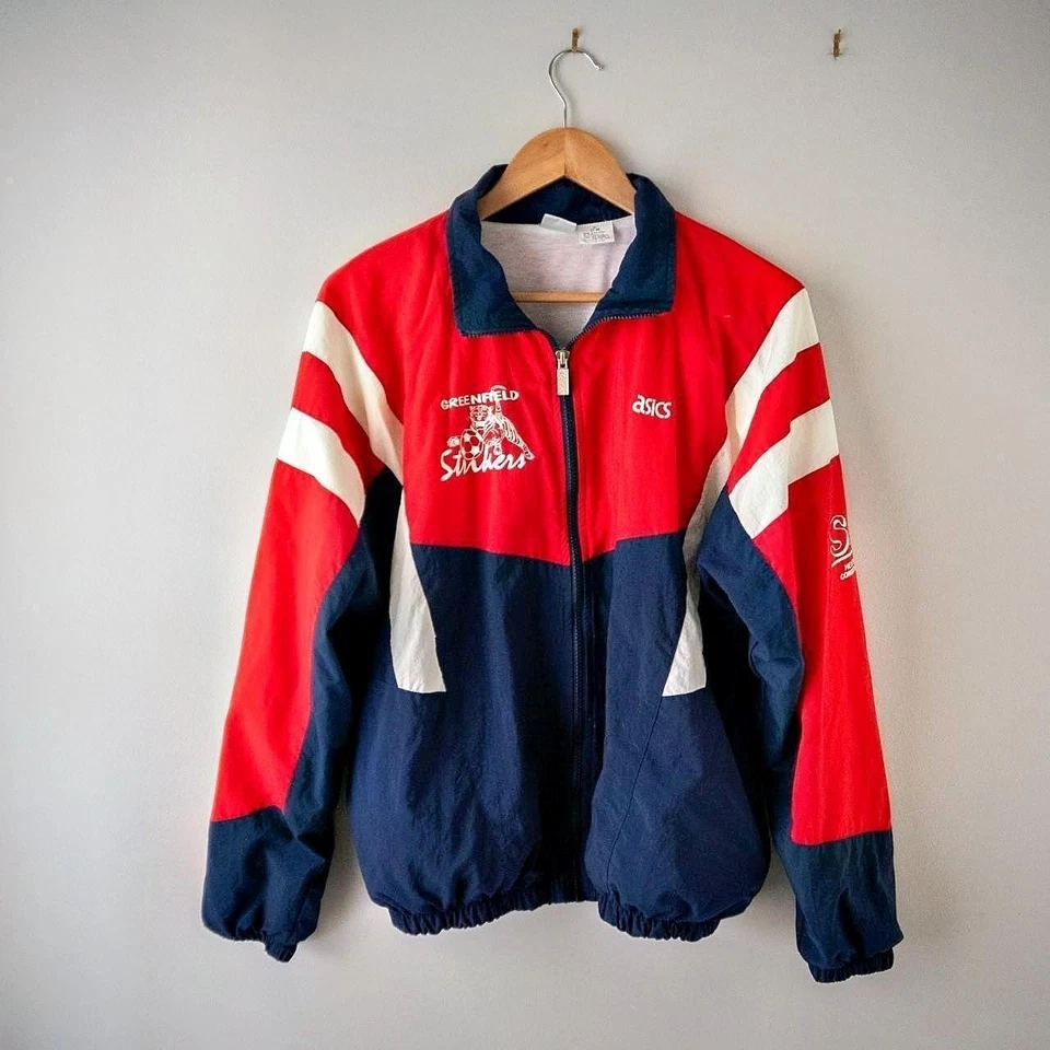 Chaqueta cortavientos deportiva vintage Asics roja azul marino - equipo local de fútbol de los años 90 Foto 1 de 4