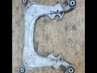 Subchasis delantero aluminio original OE 2003-2004 AUDI RS6 2003-2003 S6 4B3 399 313 Foto 1 de 4