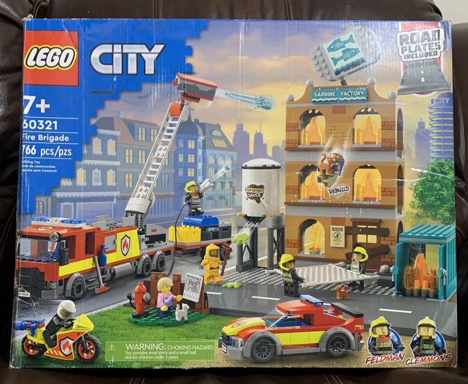 LEGO CITY Bomberos 60321 RETIRADO Set con 7 Minifiguras, Placas de Carretera, Gatos Foto 1 de 4