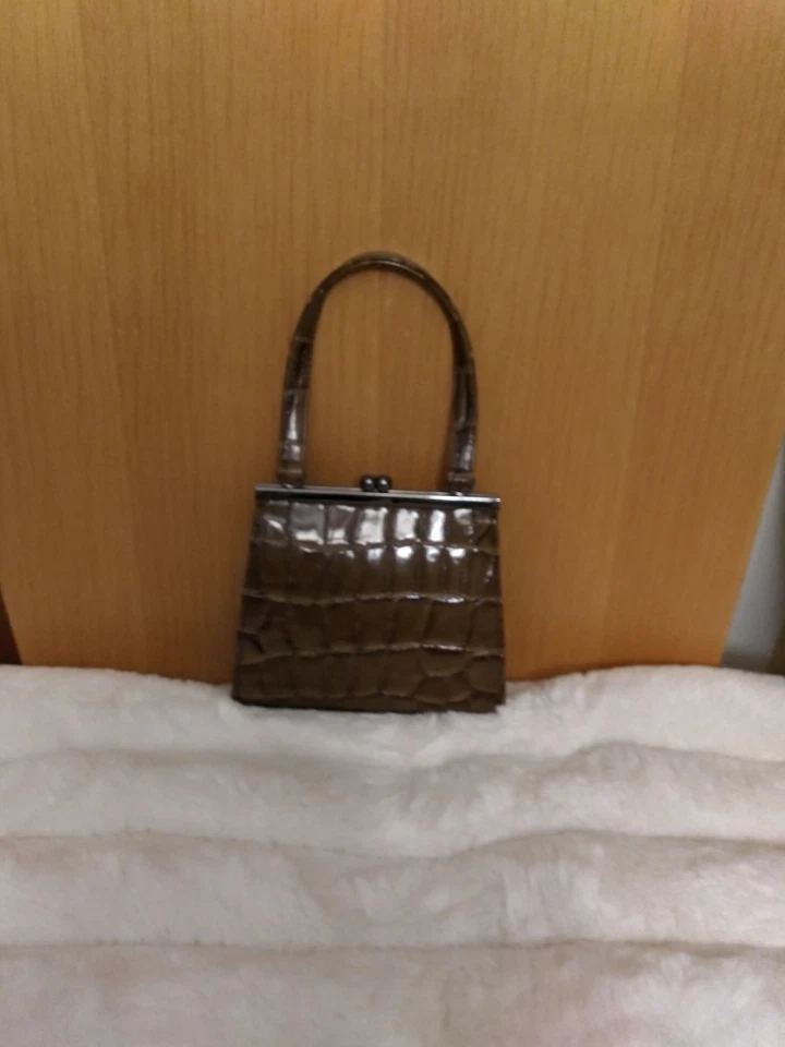 Mini monedero Esprit vintage marrón imitación cocodrilo cocodrilo Foto 1 de 4