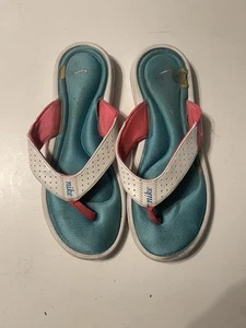 Nike Women’s 10 Flawed Multicolored Flip Flops - Picture 1 of 8