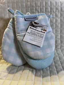 KitchenAid Empuñaduras de Silicona Texturizada Juego de Mitones para Horno 5.5" x 8" Verde Menta Cuadros - Imagen 1 de 10