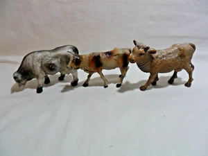 Mucche in materiale vario set da 3- Fattoria Pastori Presepe H 7 cm - Foto 1 di 6