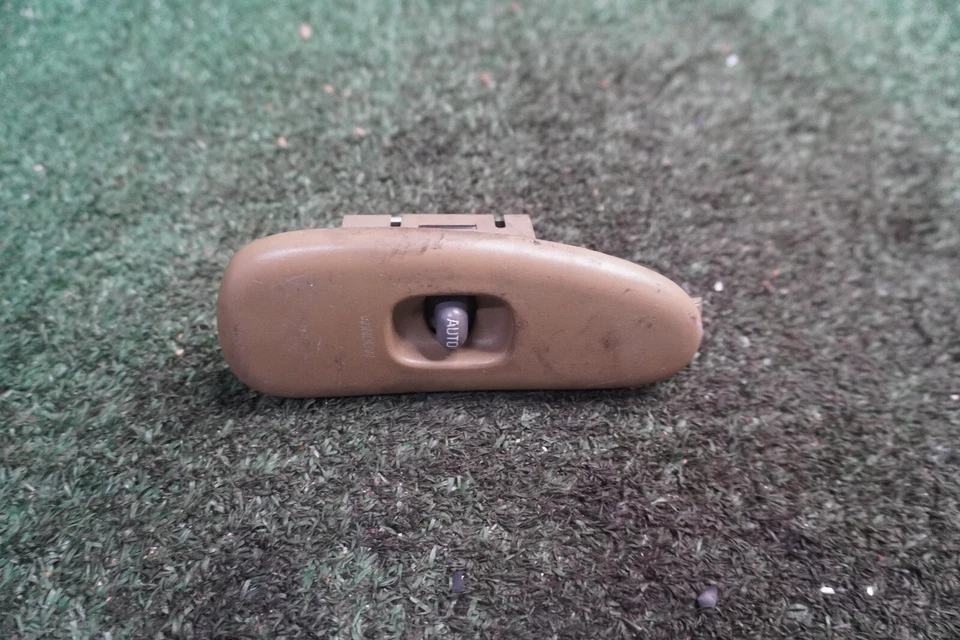 2000 2001 2002 PONTIAC BONNEVILLE PASSAGEIRO TRASEIRO DIREITO Interruptor de Janela OEM 2565438 - Imagem 1 de 4