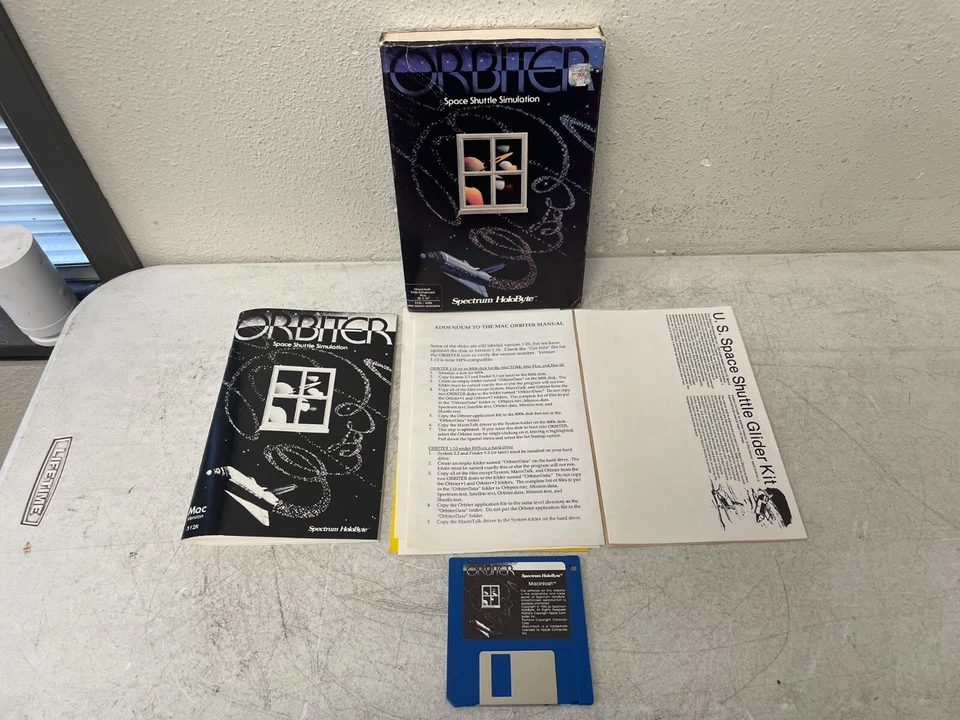 Macintosh - ORBITER: SPACE SHUTTLE SIMULATION (SPECTRUM HOLOBYTE) - Image 1 of 4