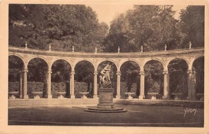 C023 France, Splendeurs et Charmes de Versailles the Colonnade vintage postcard - Picture 1 of 2
