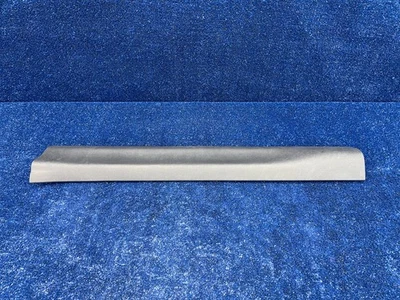 Chevrolet Camaro 2010-2015 moldura de umbral de puerta delantera derecha OEM 92232885 Foto 1 de 4