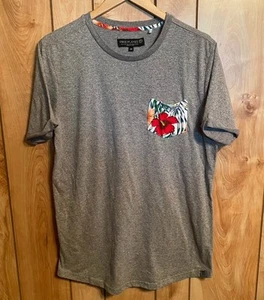 Free Planet T-Shirt mit Blumentasche Herren Größe M - Bild 1 von 6