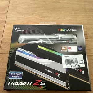 G.SKILL Trident Z5 RGB 32GB (2 x 16GB) PC5-51200 (DDR5-6400) - Silver MINT - Photo 1/4
