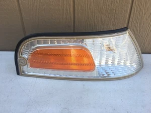 1998-2010 FORD CROWN VICTORIA SIDE MARKER/CORNER LIGHT - Picture 1 of 7