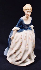 ROYAL DOULTON - ALISON - HN 2336 - Statuetta - ROYAL DOULTON - Copyright 1965 - Foto 1 di 4