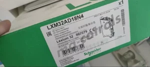 Per NUOVO Servoazionamento LXM32AD18N4 18A RMS corrente di picco trifase 480V - Foto 1 di 1