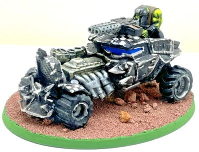 Ork Warbuggy Goff 3rd Party modelo profissional pintado: Warhammer 40K - Imagem 1 de 4