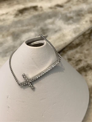 Pulsera Lariat Cruz Cristal Grabada #fe Foto 1 de 4