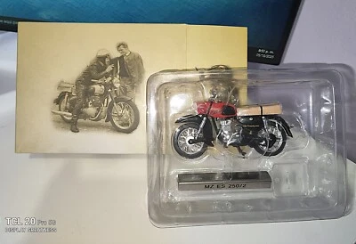 1/24 Atlas MZ ES 250/2 motorcycel model [7168105]. - Image 1 of 2