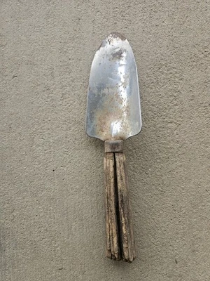 Vintage Rustic Garden Hand Tool Spade, Shovel Metal Wood Handle For Hose Wreath - Image 1 of 4