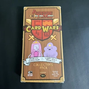 ADVENTURE TIME KARTE WARS PRINCESS BUBBLE GUM VS LUMPY SPACE PRINCESS (WIE BESEHEN) - Bild 1 von 8