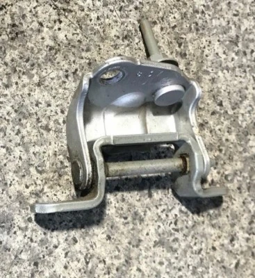 Dobradiça superior esquerda para porta traseira Subaru Legacy GLS (1993-1999) N/S passageiro - Imagem 1 de 4