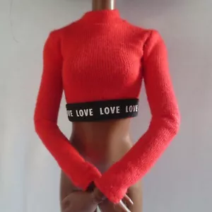 NEU! 2020 Barbie Extra Puppe rot & schwarz "LOVE" langärmeliges Oberteil ~ Kleidung - Bild 1 von 6