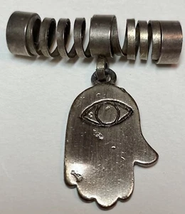 Colgante de mano en espiral de resorte Hamsa de colección amuleto protección de la nueva era usado - Imagen 1 de 11