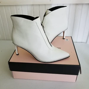 BCBGenerations Mipper Studded White Leather Ankle Shoe Boots Booties Womens 7.5 - Picture 1 of 9