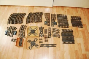 79 alte Fleischmann Spur 0 Schienen Gleise Weichen Kreuzungen mit Pappschwellen - Bild 1 von 12