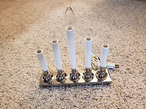 VINTAGE 5 LICHTER CHROM WEIHNACHTSLEUCHTER FENSTERMANTEL STECKER FUNKTIONIERT - Bild 1 von 8