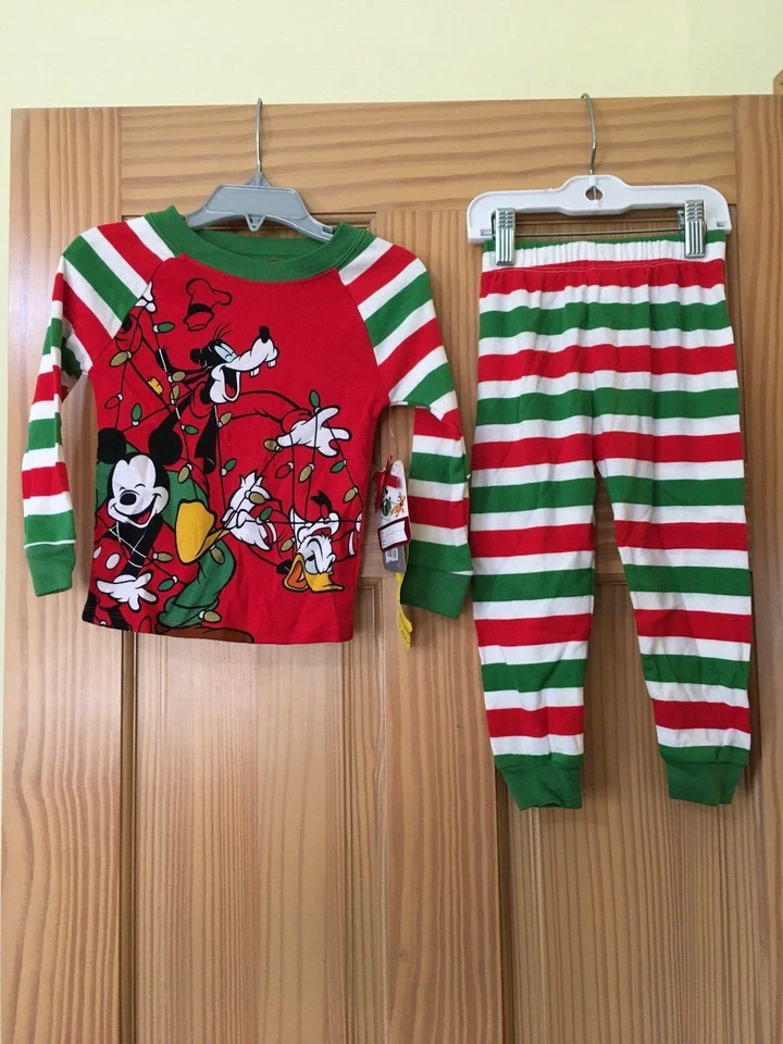 NUEVO CON ETIQUETAS Disney Store Navidad Niños Mickey Mouse Pijama Set Vacaciones 2 niños pequeños Foto 1 de 1