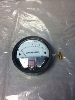 Dwyer 2004 Pressure Gauge - Image 1 of 4