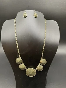 VTG Necklace Earrings Set Statement Green Gold Tone Greek Goddess Aphrodite 90s - Picture 1 of 7