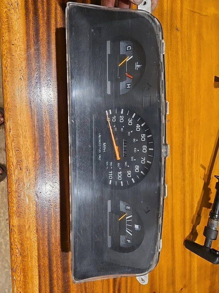 95-96 Toyota T100 Speedometer Cluster 218K 2.7L 4CYL 83010-0W160 P8288b79 - Imagem 1 de 4