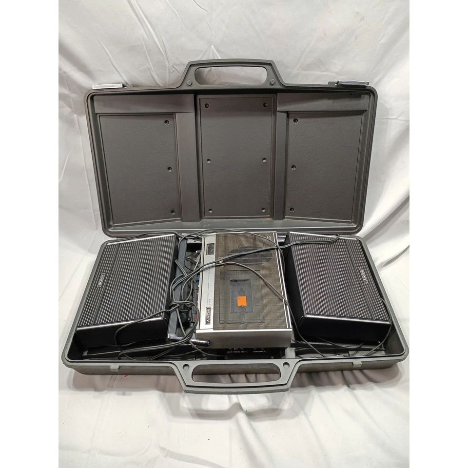 Grabadora de casete estéreo Sony TC-126 - Totalmente funcional - Incluye altavoces SS-16 Foto 1 de 4