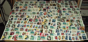 50 grms GB Kiloware Christmas Commemorative Stamp Mix. (All Damaged Removed) - Picture 1 of 5