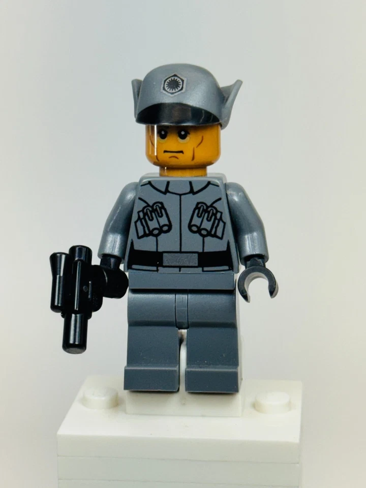 LEGO Star Wars: Oficial de la Primera Orden (Teniente / Capitán) Minifigura Foto 1 de 1