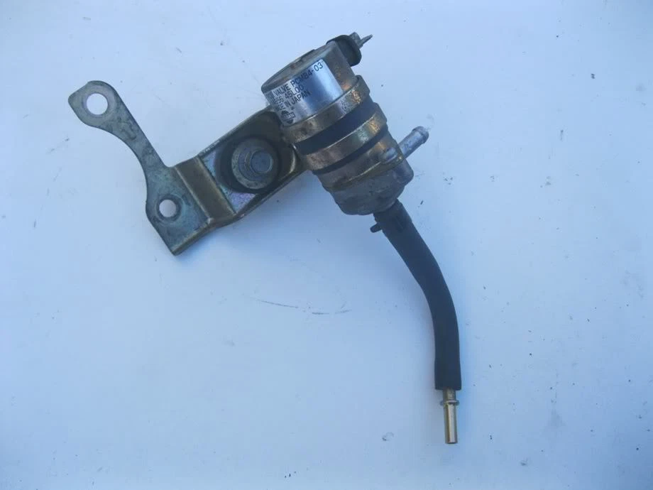 Nissan S15 200sx SR20DET PCM Valve 14956 45L00 — 第 1/1 张图片