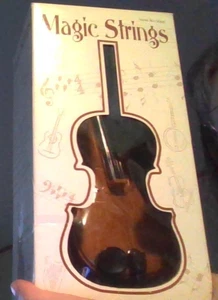 Magic Strings VIOLIN schonend gebraucht (spielt 8 Melodien) - Bild 1 von 1