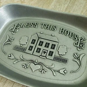 Bandeja de pan de metal peltre Wilton Armetale Bless This House pesada vintage excelente en excelente estado - Imagen 1 de 3
