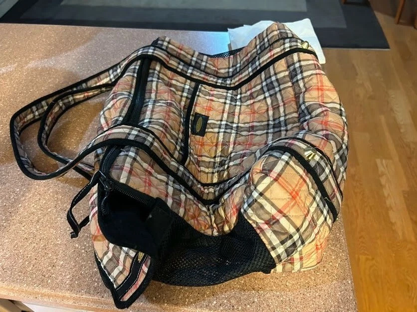 USED ONCE!!!! Nice Bella Luca Dog Carrier For Smaller Dogs Size L - Image 1 of 3