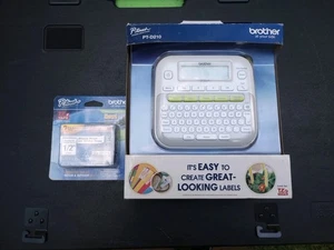 Brother PT-D210 P-Touch einfaches kompaktes Etikettiergerät weiß & Nachfüllband BRANDNEU - Bild 1 von 2